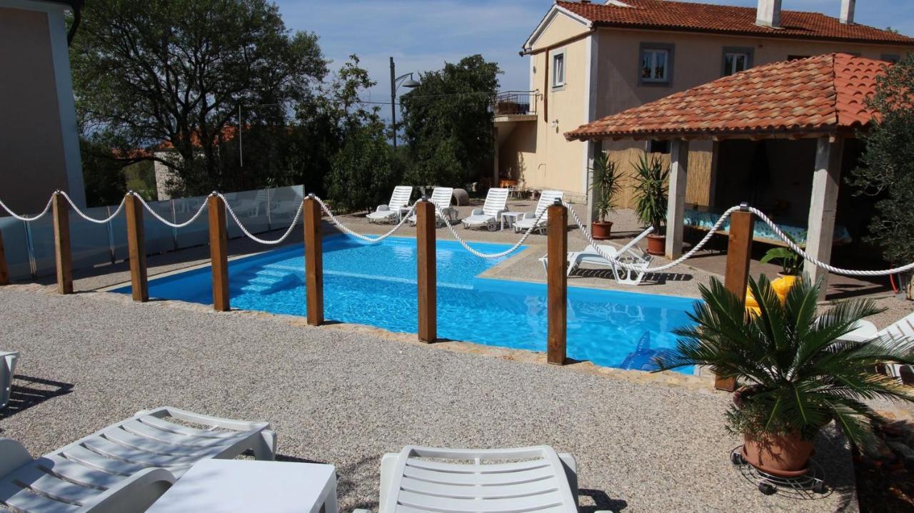 Apartments Kirincic Sveti Vid-Miholjice Dış mekan fotoğraf