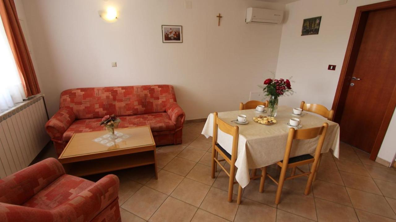 Apartments Kirincic Sveti Vid-Miholjice Dış mekan fotoğraf