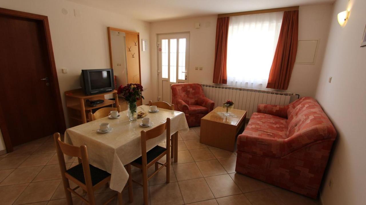 Apartments Kirincic Sveti Vid-Miholjice Dış mekan fotoğraf